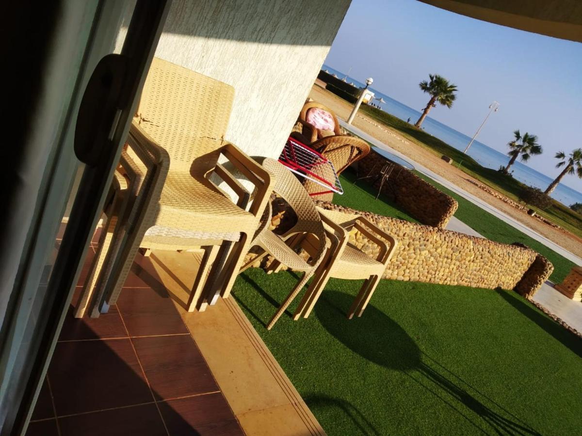 Seaview Chalets In Porto South Beach - Families Only 艾因苏赫纳 外观 照片